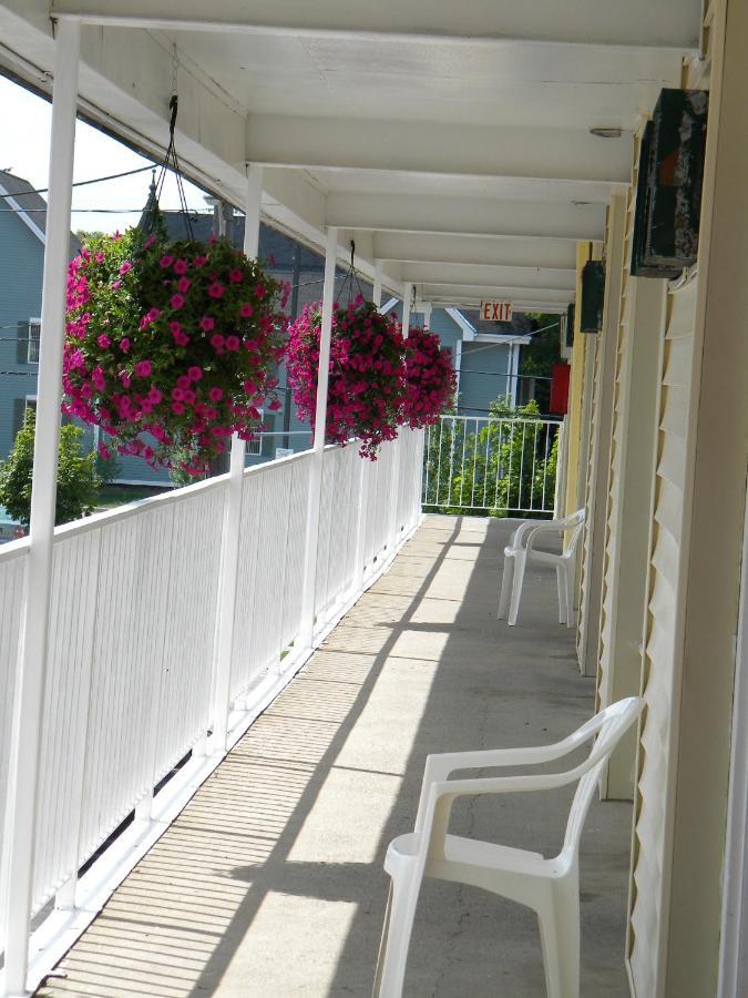 Fairway Inn By The Falls Cataratas do Niágara Exterior foto