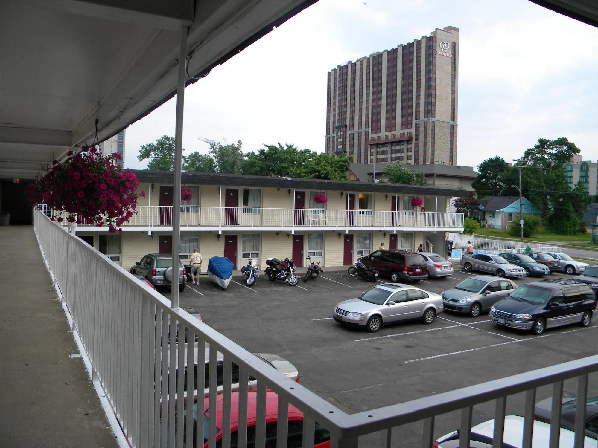 Fairway Inn By The Falls Cataratas do Niágara Exterior foto